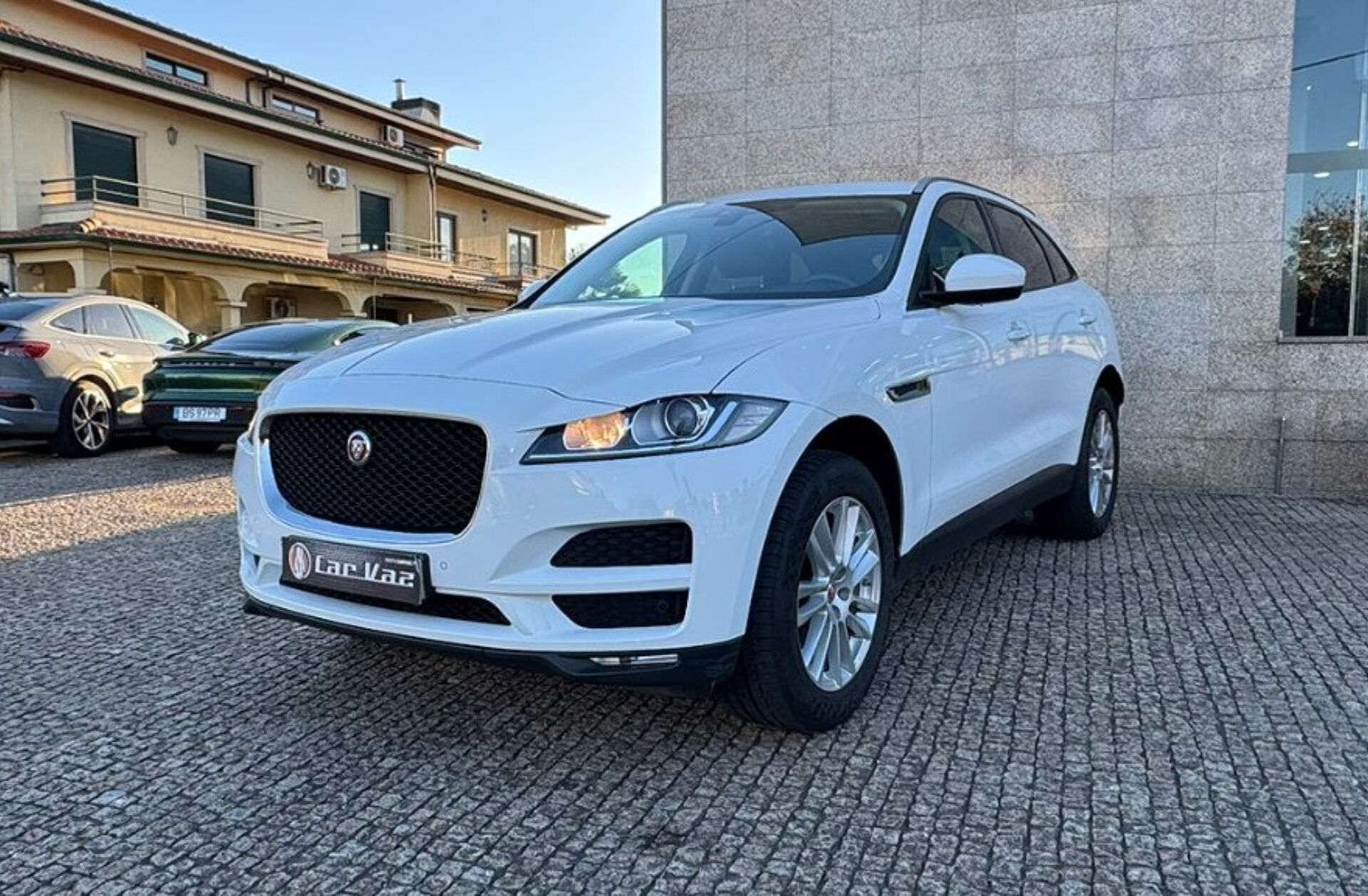 JAGUAR F-Pace 2.0 i4D Pure Aut.