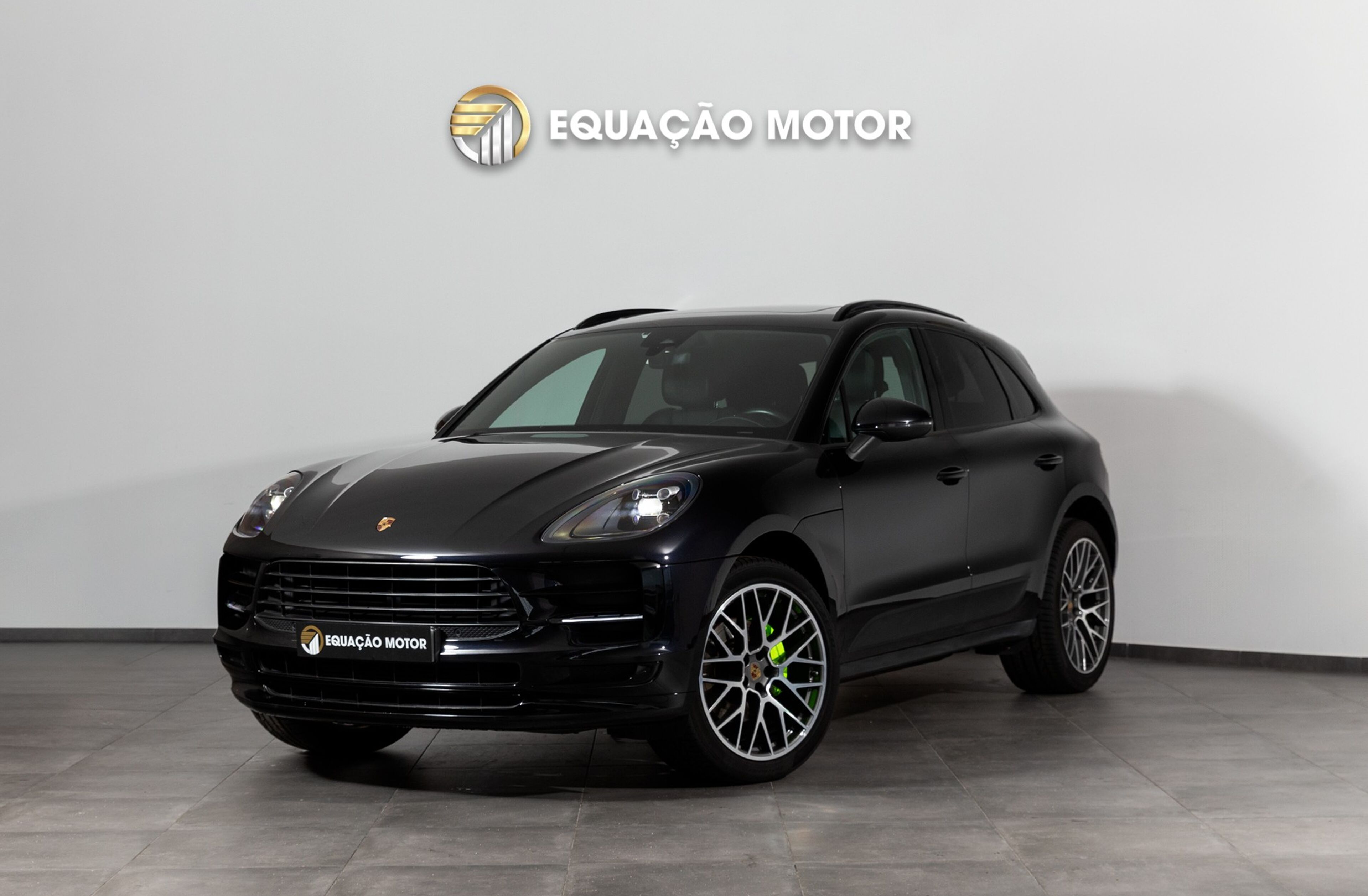 PORSCHE Macan Standard