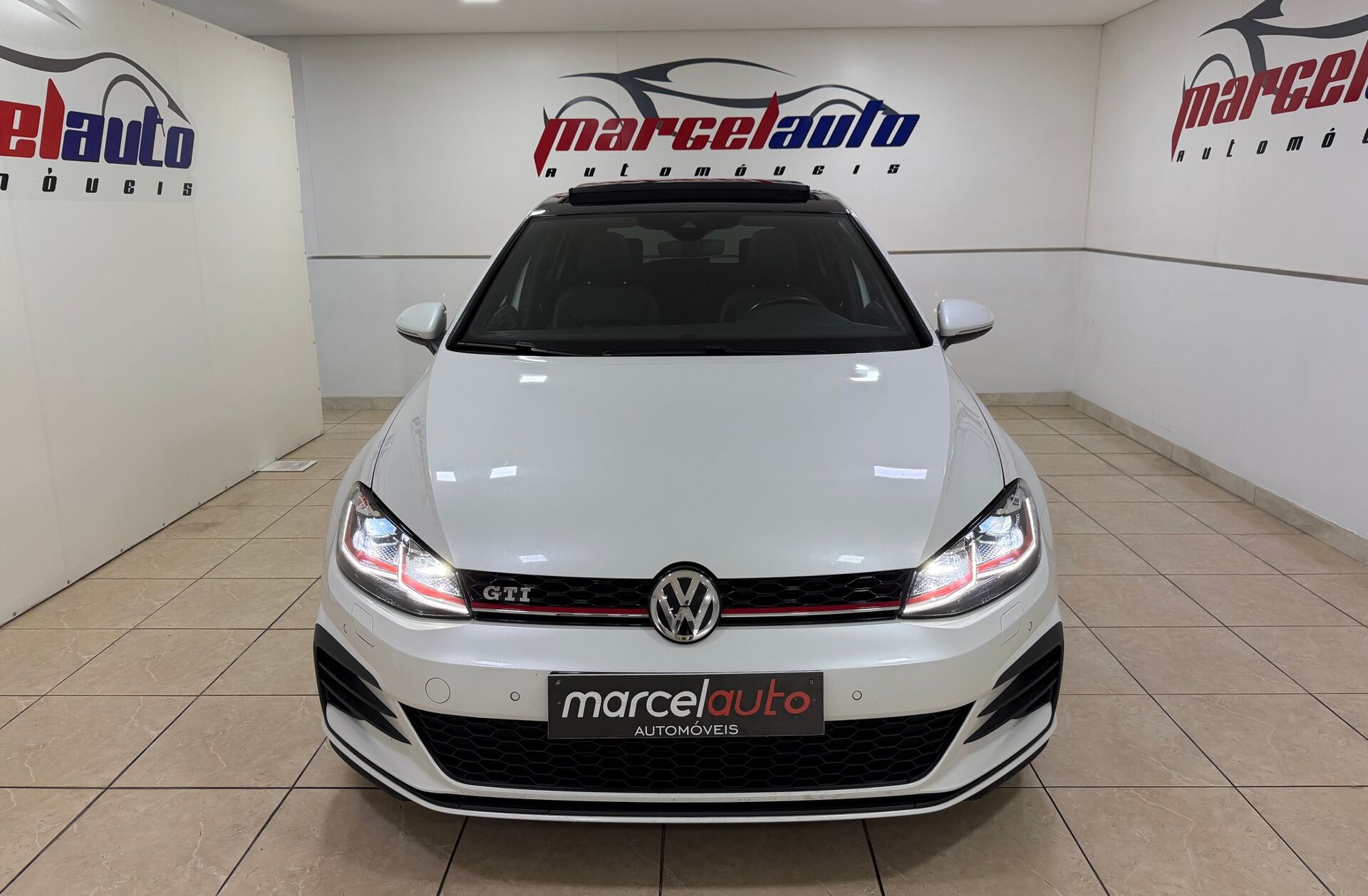 VOLKSWAGEN Golf 2.0 TSi GTi DSG Performance