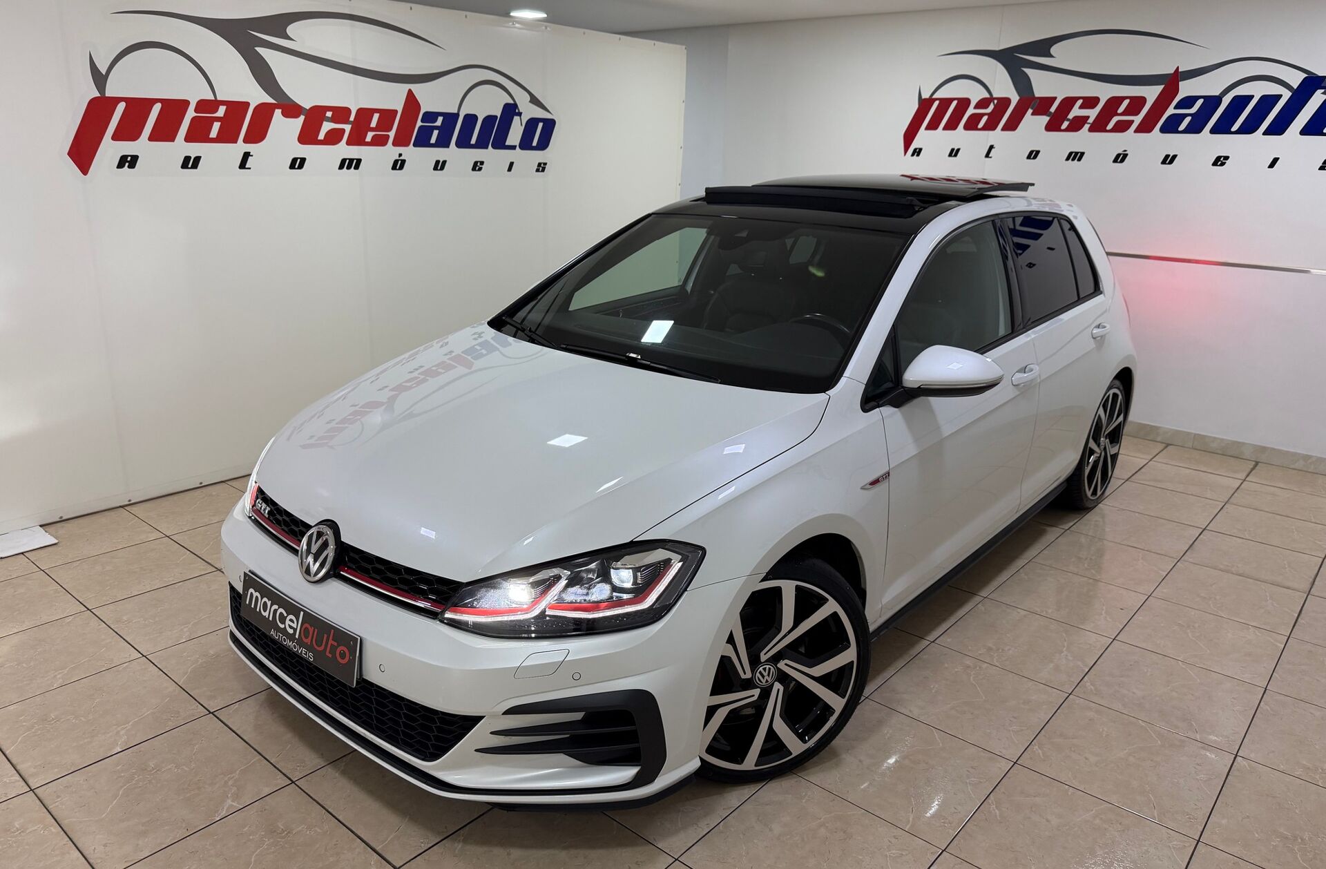 VOLKSWAGEN Golf 2.0 TSi GTi DSG Performance