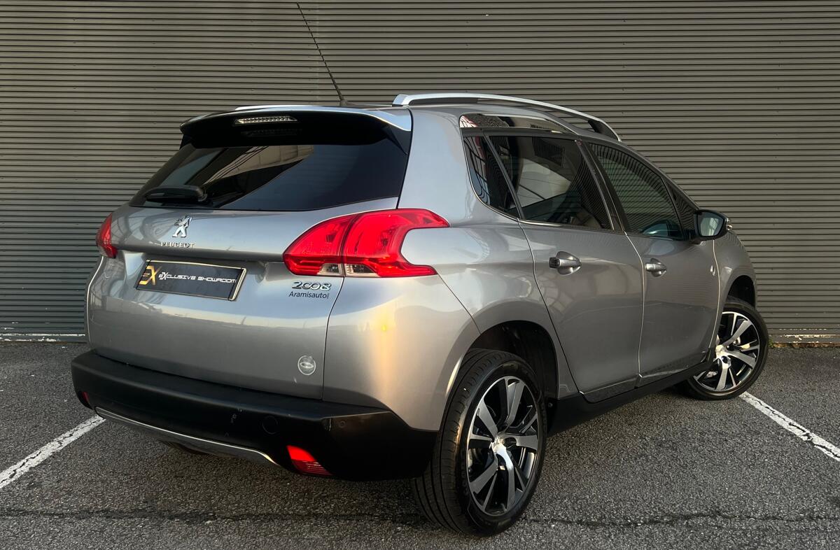 PEUGEOT 2008 1.2 PureTech Allure