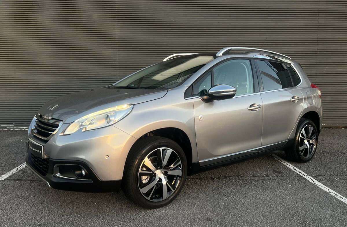 PEUGEOT 2008 1.2 PureTech Allure