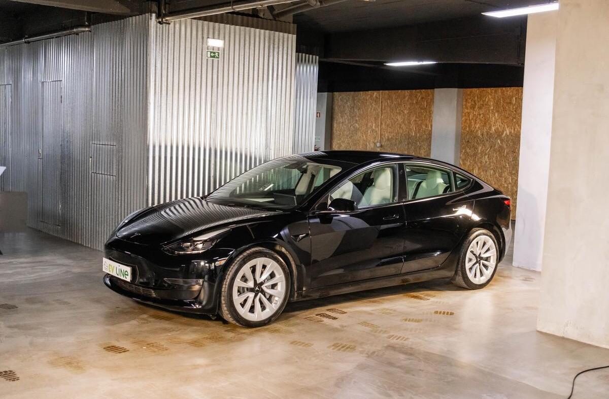 TESLA Model 3 Long-Range Dual Motor AWD