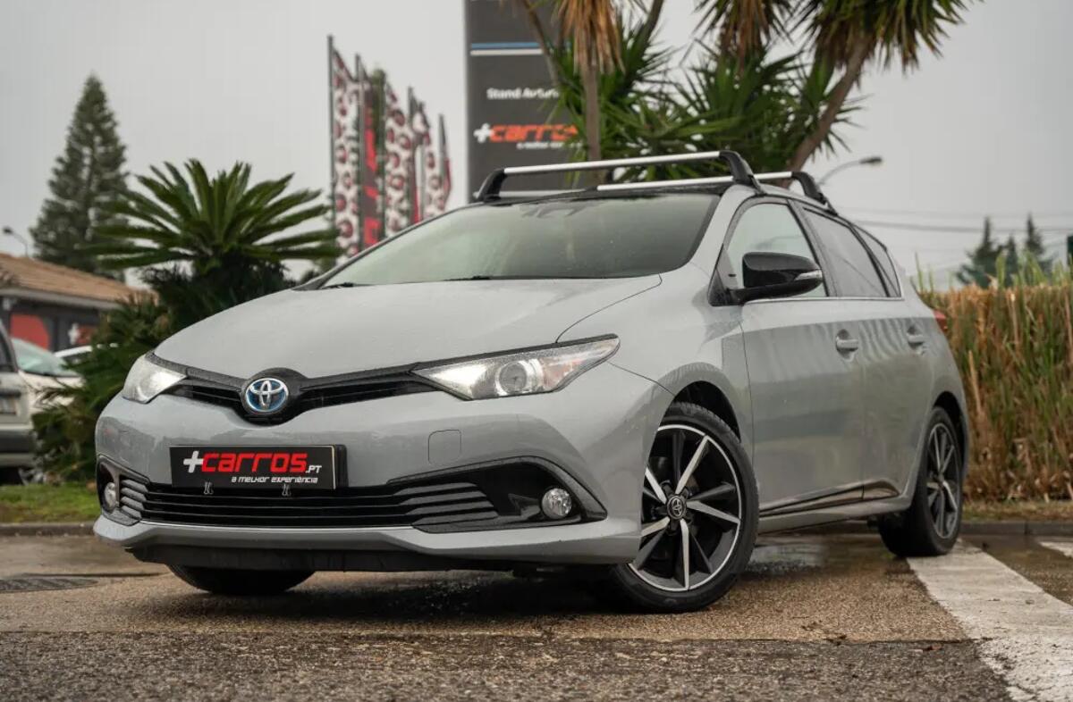 TOYOTA Auris 1.8 HSD Exclusive