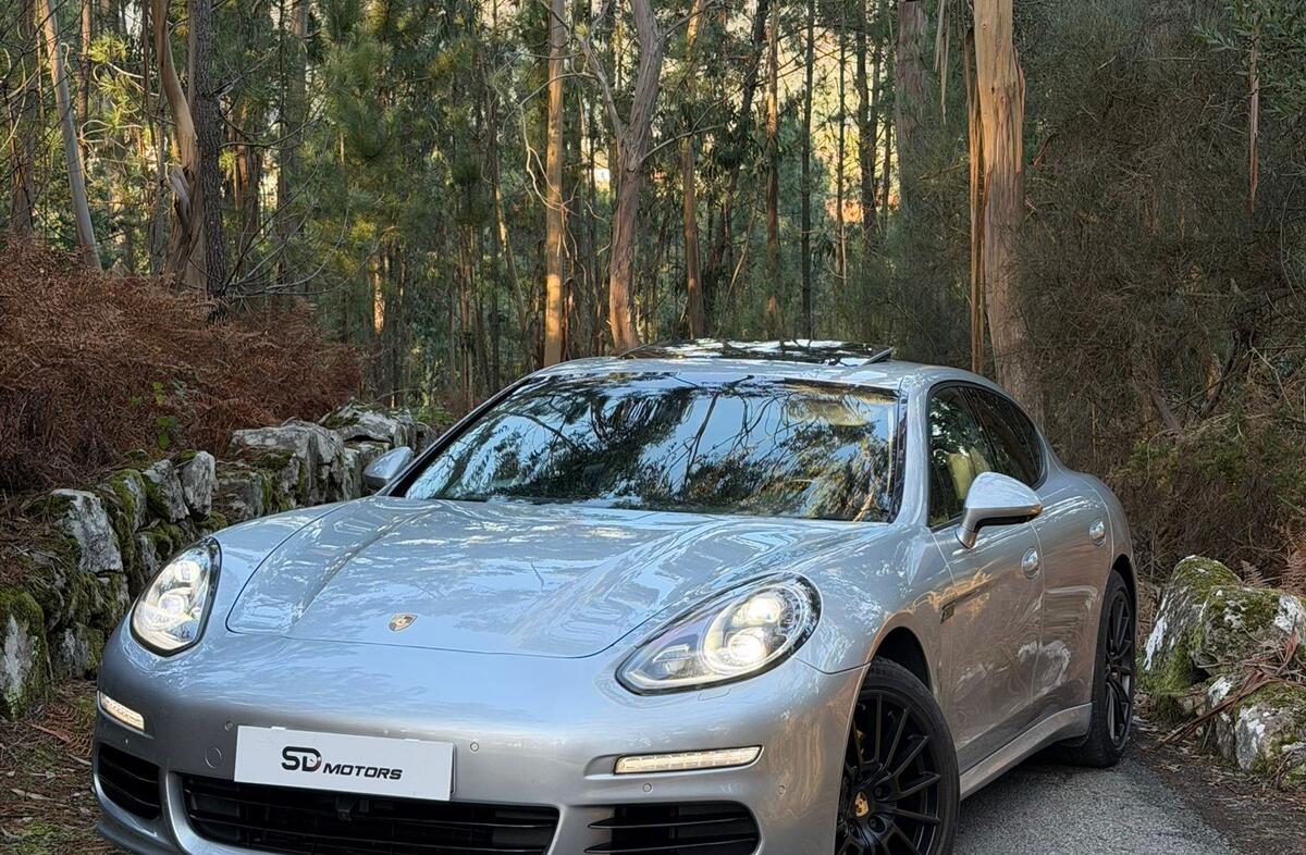 PORSCHE Panamera Platinum Edition