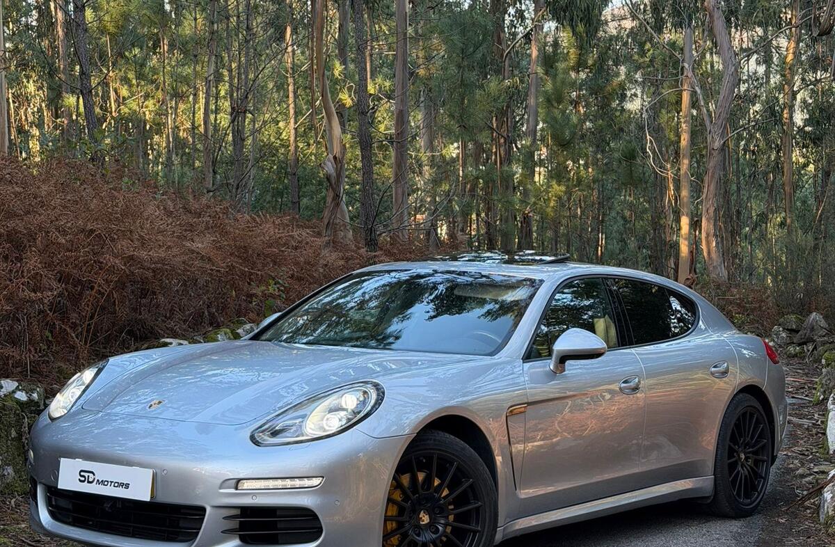 PORSCHE Panamera Platinum Edition