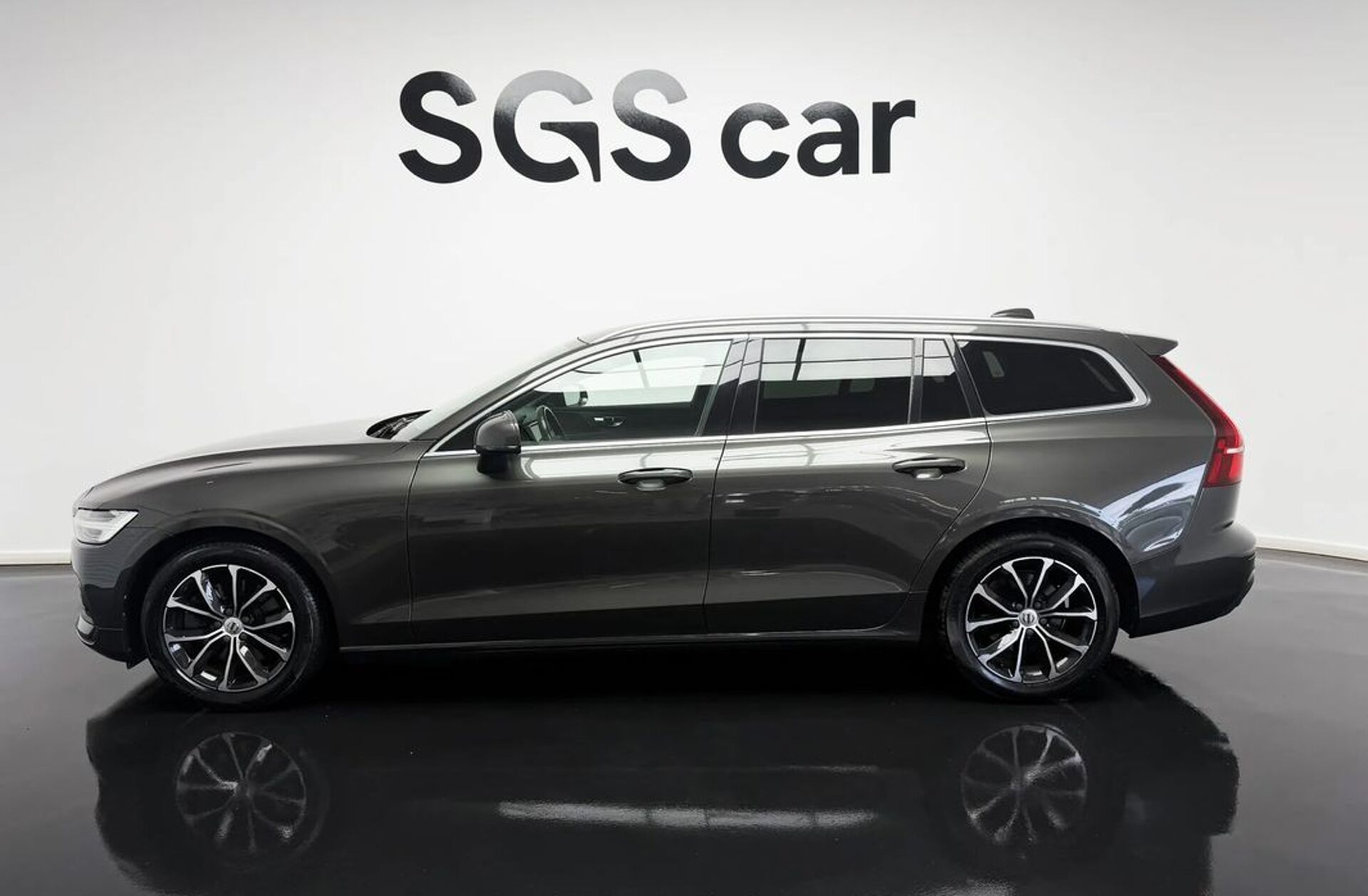 VOLVO V60 2.0 B4 Momentum Plus Geartronic