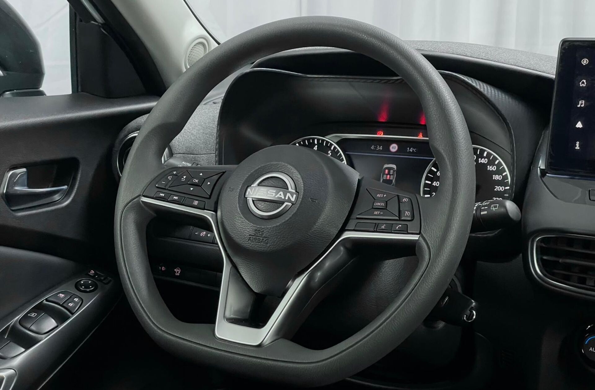 NISSAN Juke 1.0 DIG-T N-Connecta Two Tone