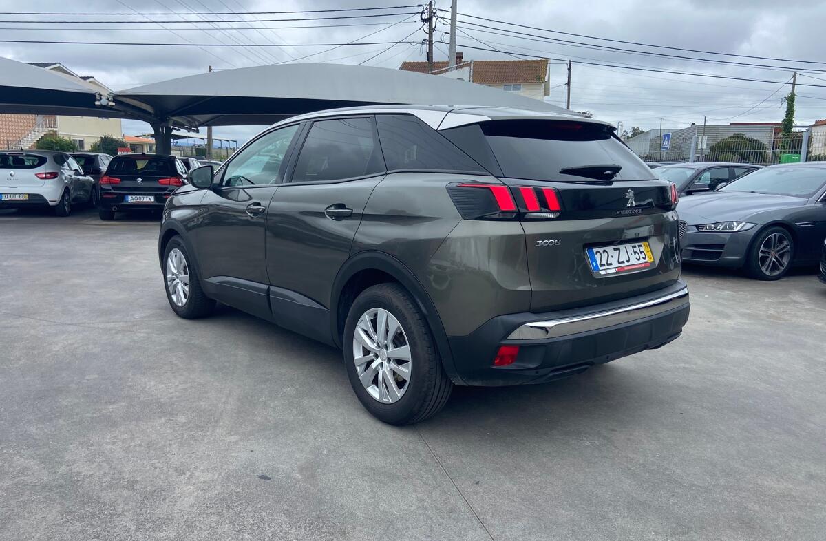 PEUGEOT 3008 1.5 BlueHDi Allure