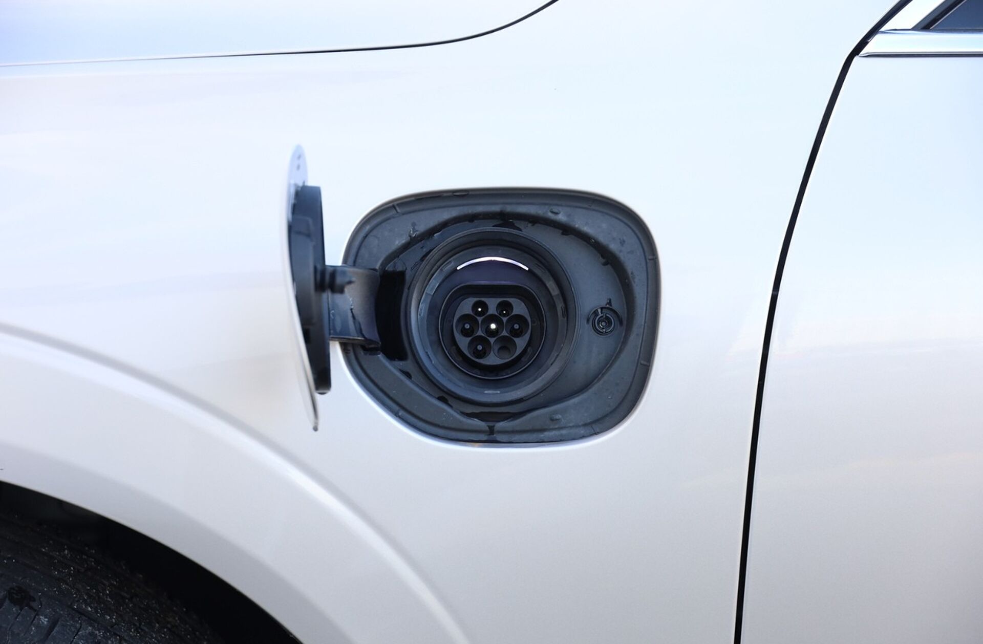 VOLVO XC60 2.0 T6 PHEV Plus Bright AWD