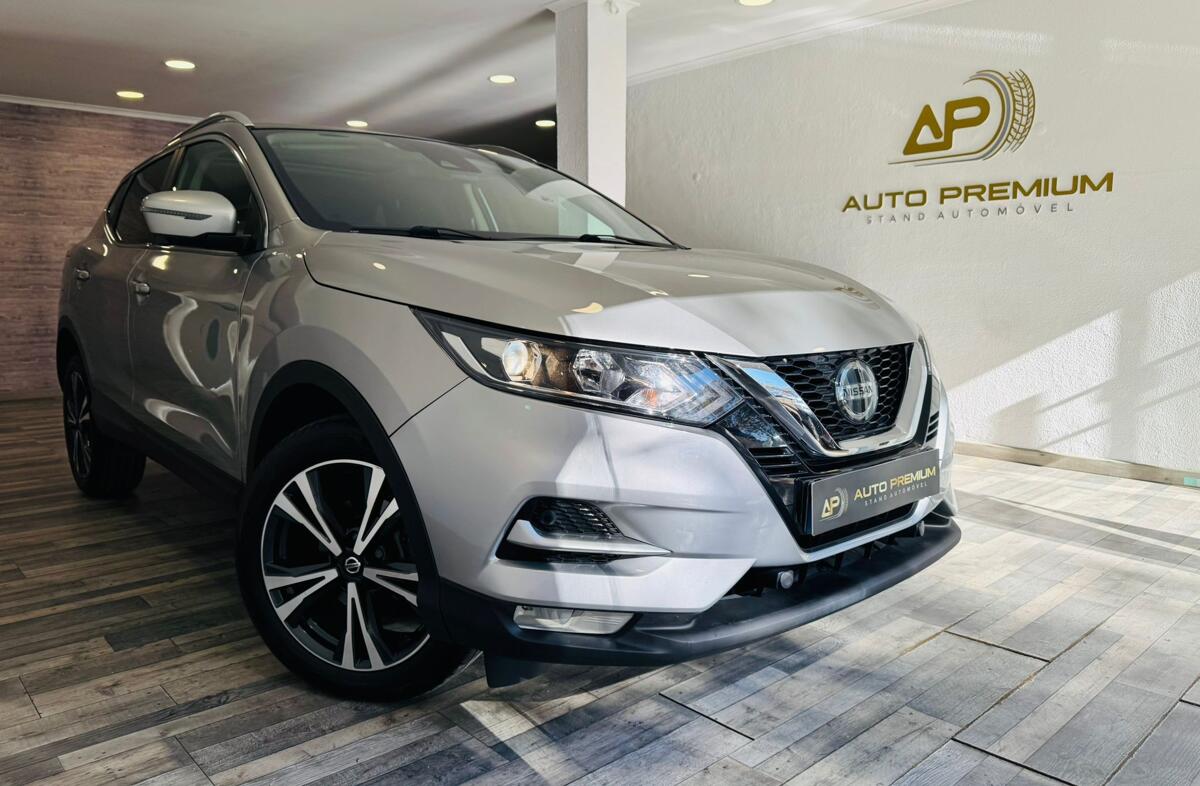 NISSAN Qashqai 1.3 DIG-T N-Connecta Xtronic