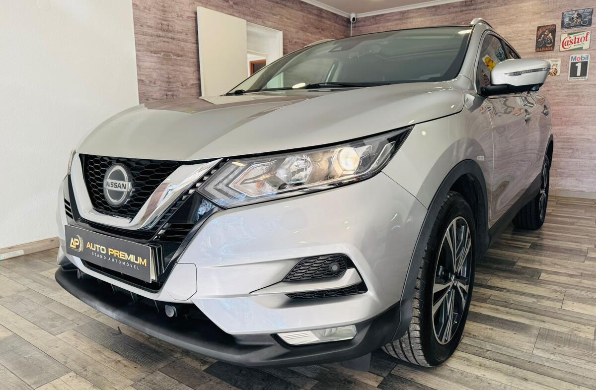 NISSAN Qashqai 1.3 DIG-T N-Connecta Xtronic