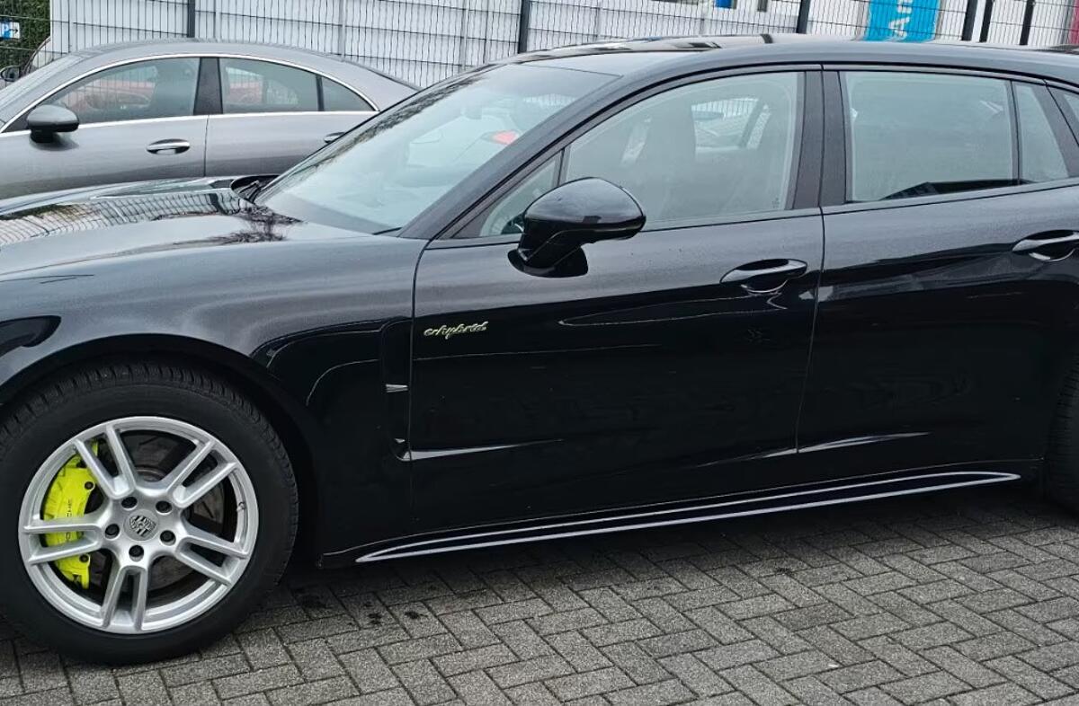 PORSCHE Panamera 4 E-Hybrid