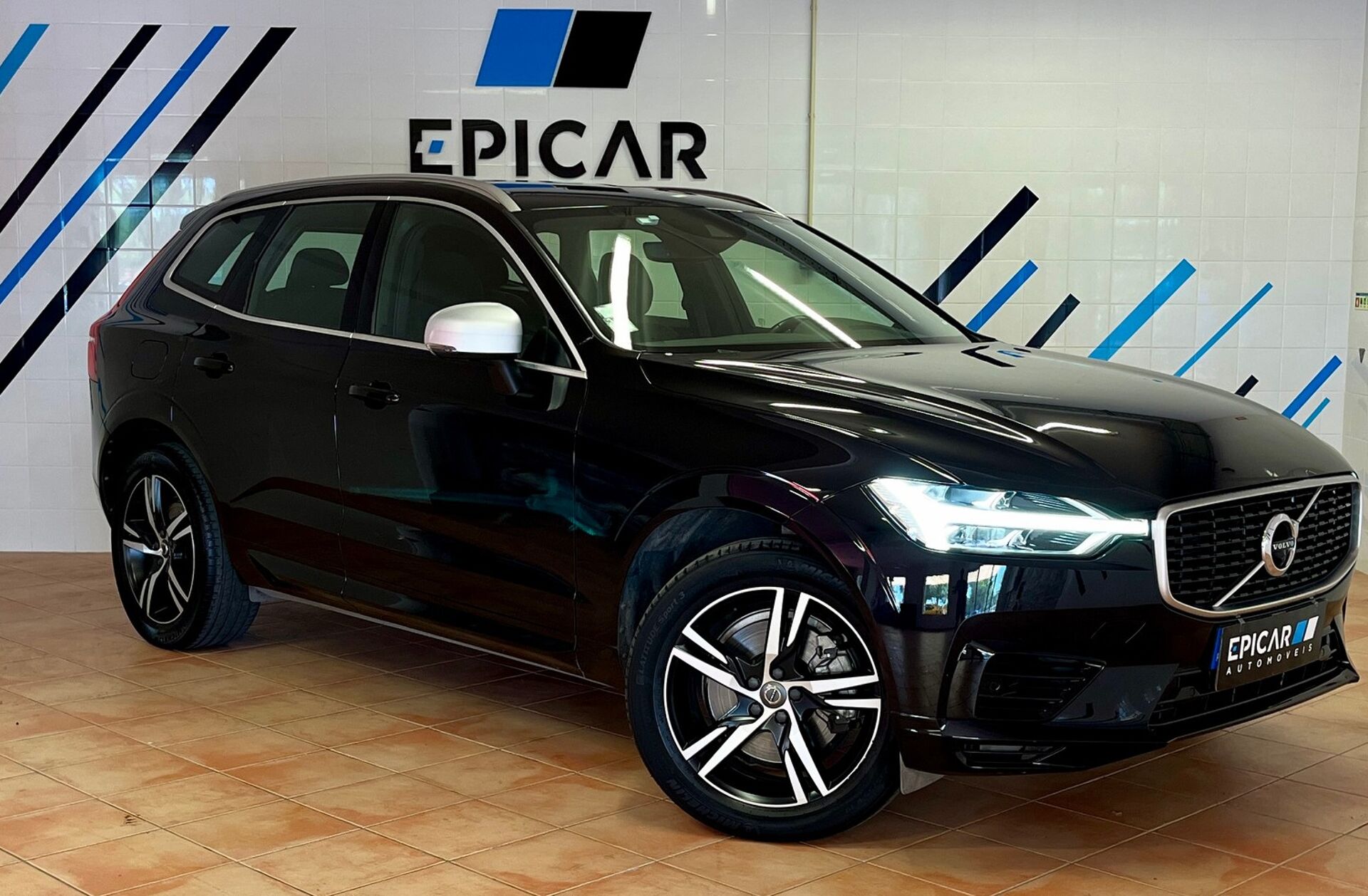 VOLVO XC60 2.0 T8 PHEV R-Design AWD