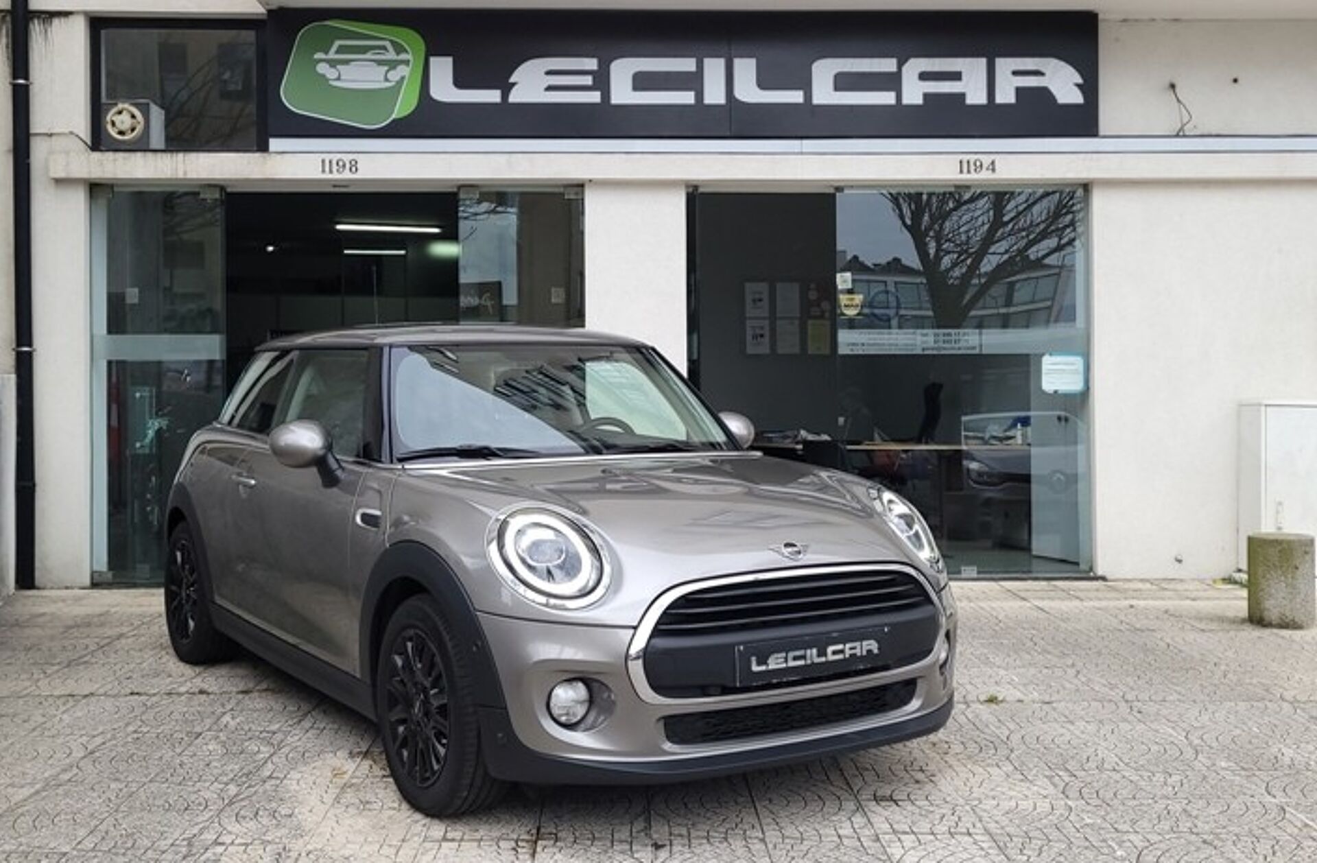 MINI Mini D Blackyard
