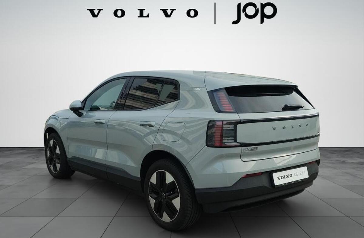 VOLVO EX30 69 kWh Single Motor Extended Range Core