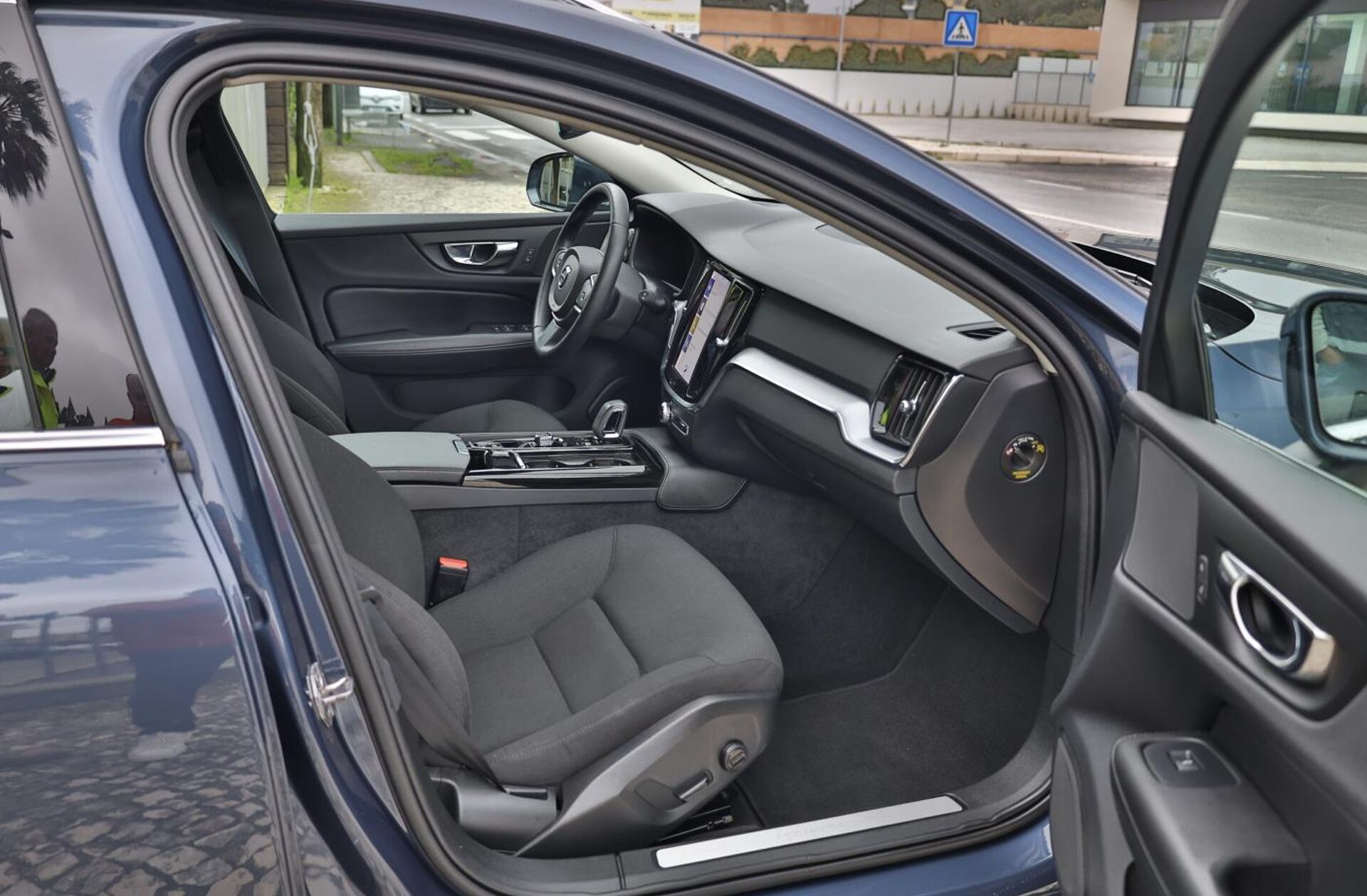 VOLVO V60 2.0 B4 Inscription Geartronic