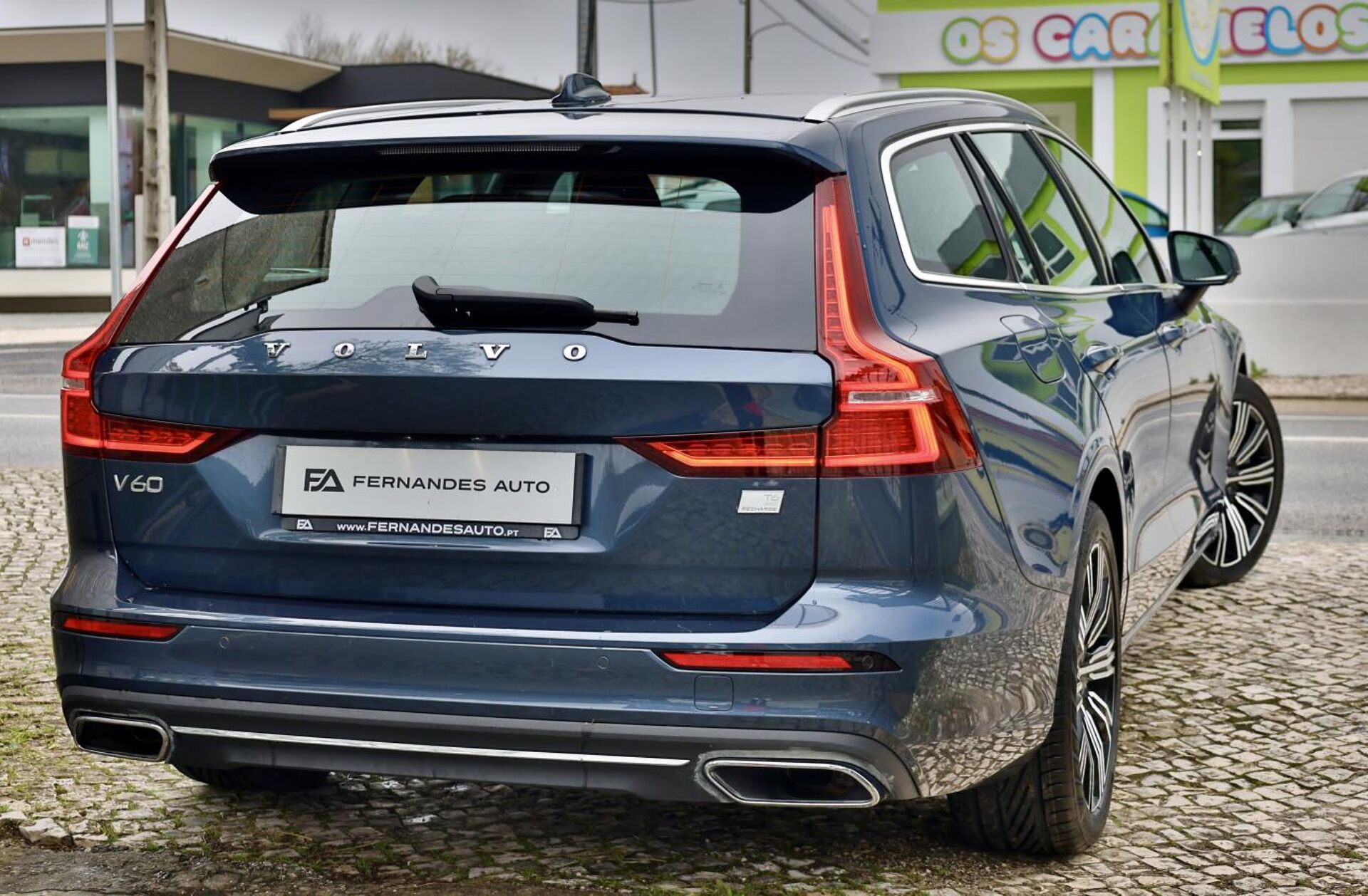 VOLVO V60 2.0 B4 Inscription Geartronic