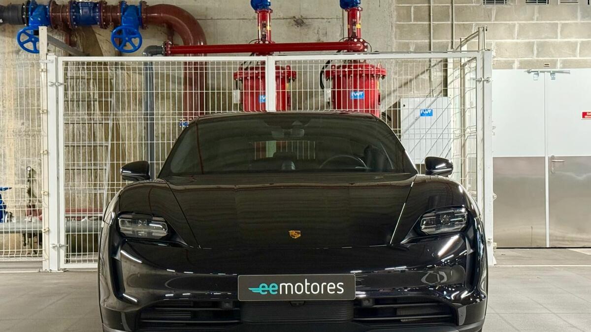 Porsche Taycan 4 Cross Turismo