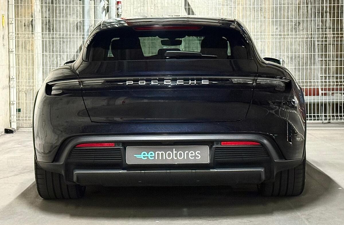 PORSCHE Taycan 4 Cross Turismo