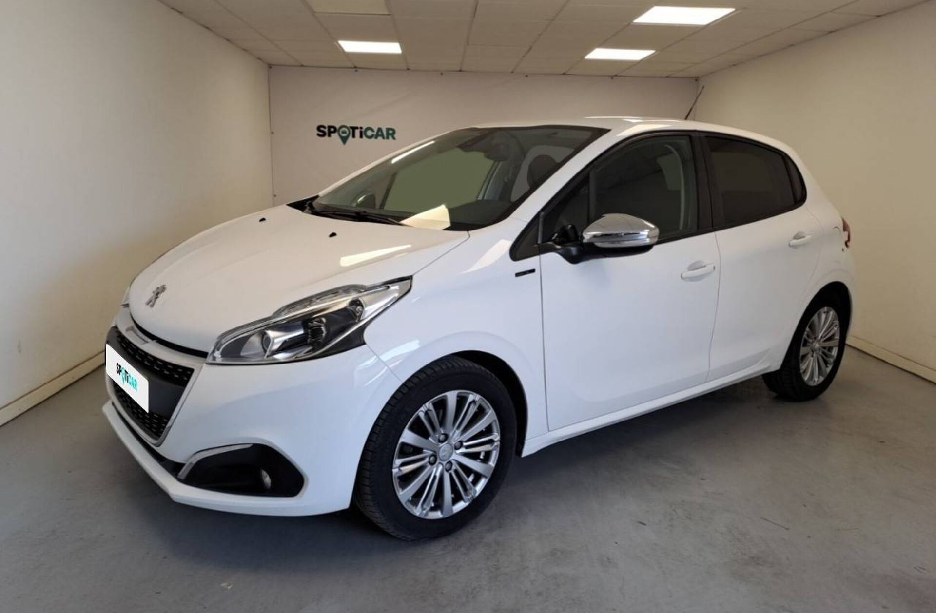 PEUGEOT 208 1.2 PureTech Signature