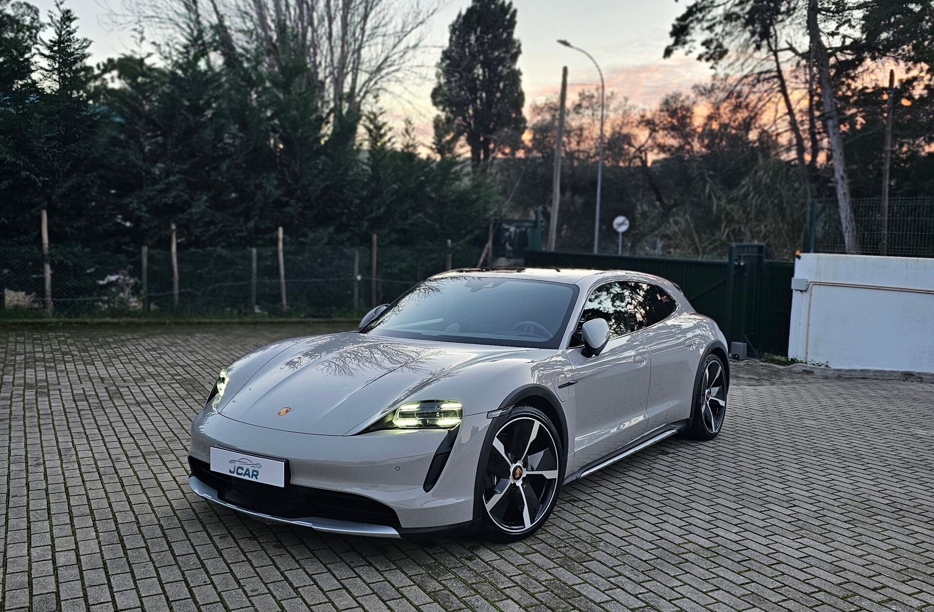 PORSCHE Taycan CT 4