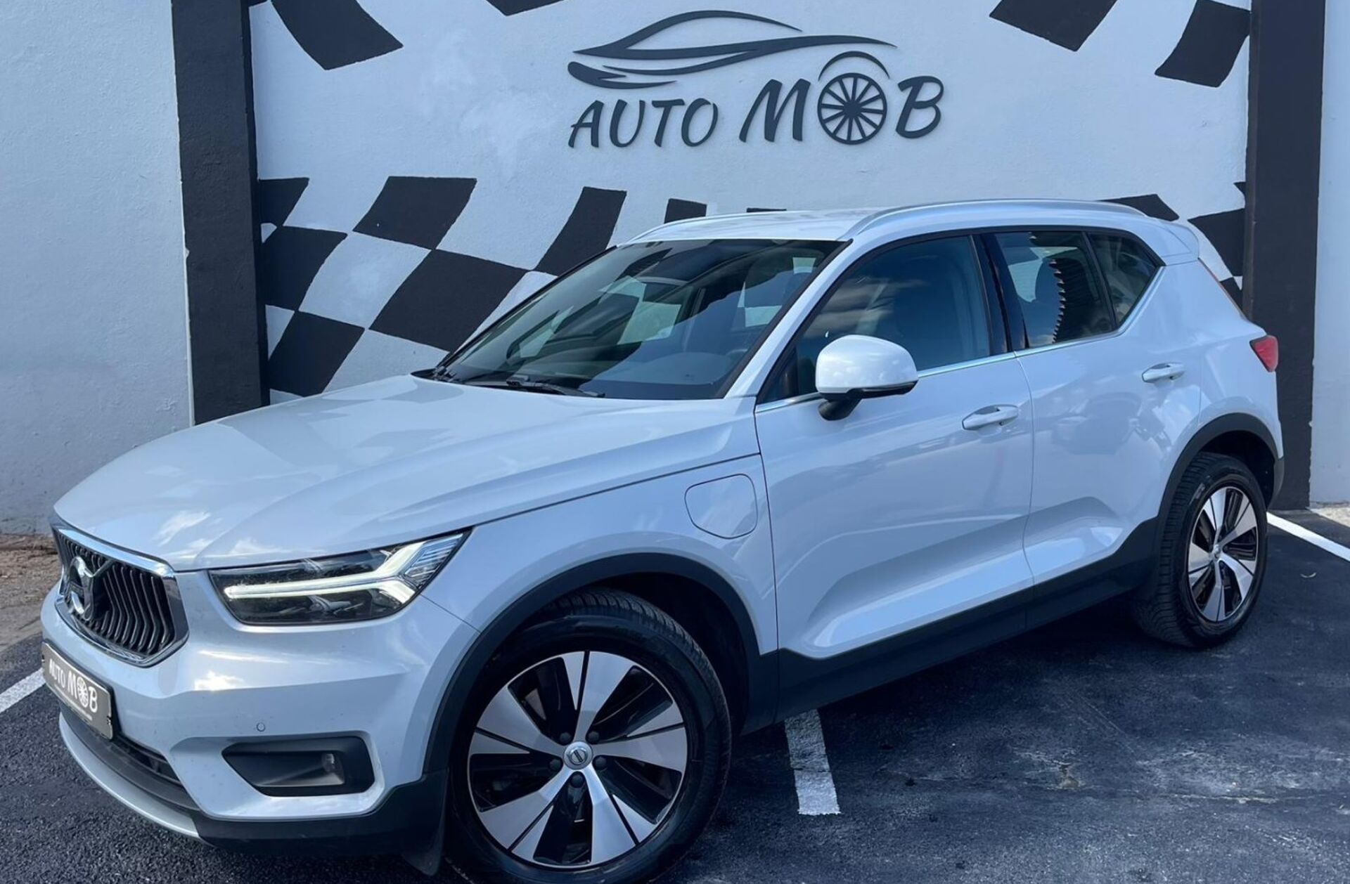 VOLVO XC40 1.5 T5 PHEV Momentum Plus