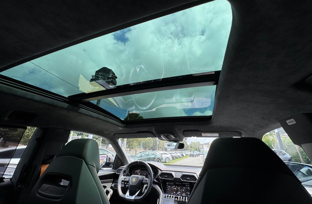 LAMBORGHINI Urus 4.0 V8