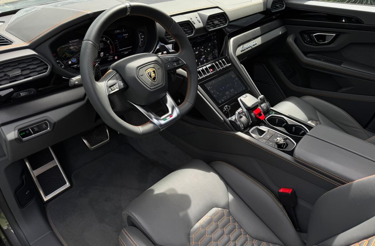 LAMBORGHINI Urus 4.0 V8