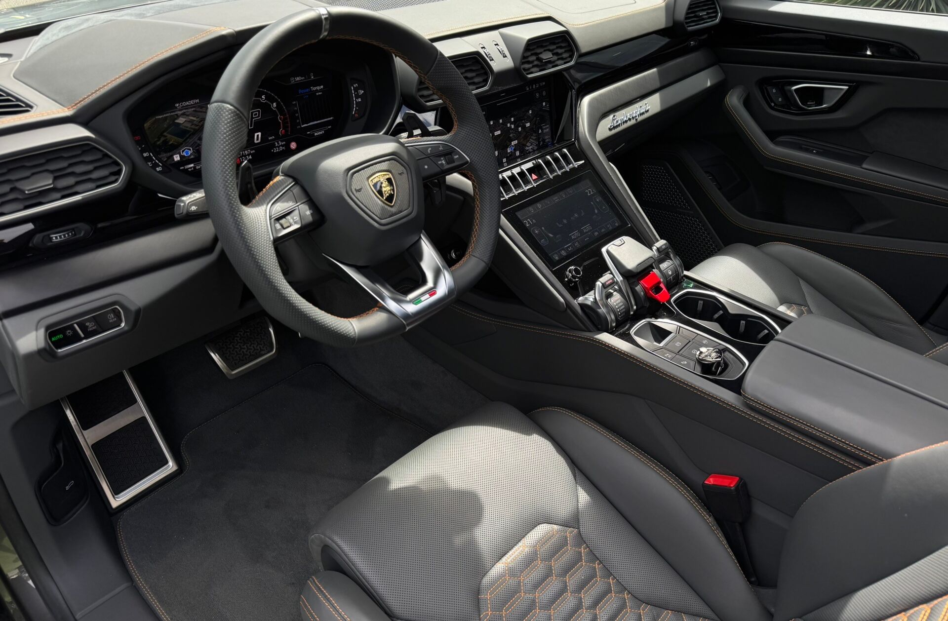 LAMBORGHINI Urus 4.0 V8