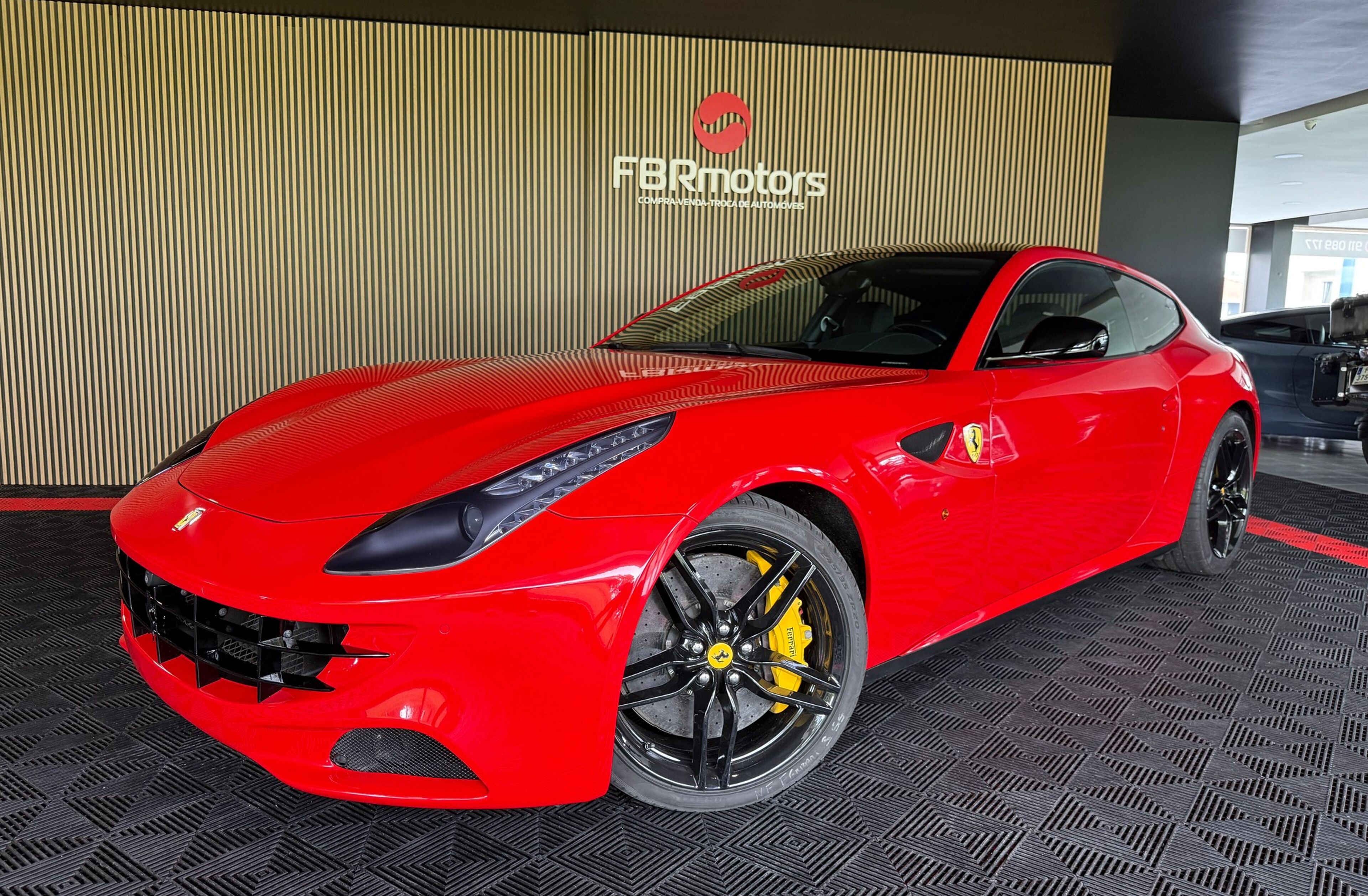 FERRARI FF Hele