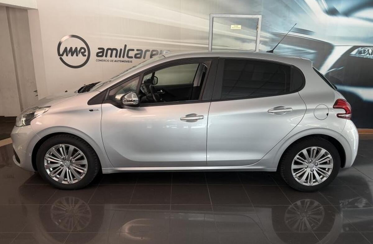 PEUGEOT 208 1.6 BlueHDi Style