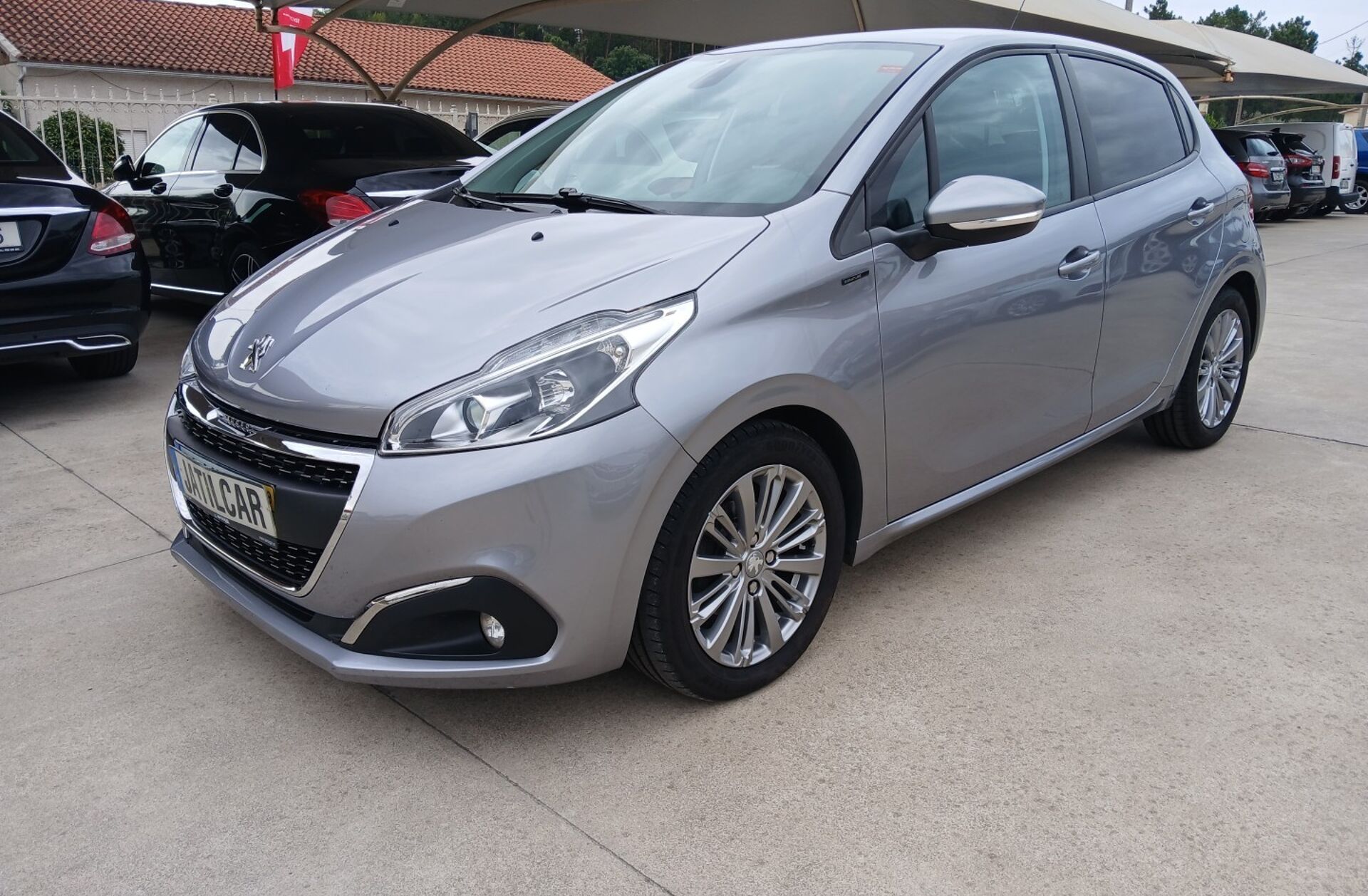 PEUGEOT 208 1.5 BlueHDi Signature