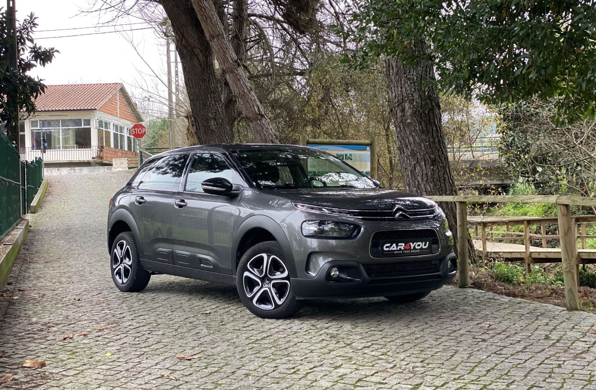 CITROEN C4 1.2 PureTech Shine