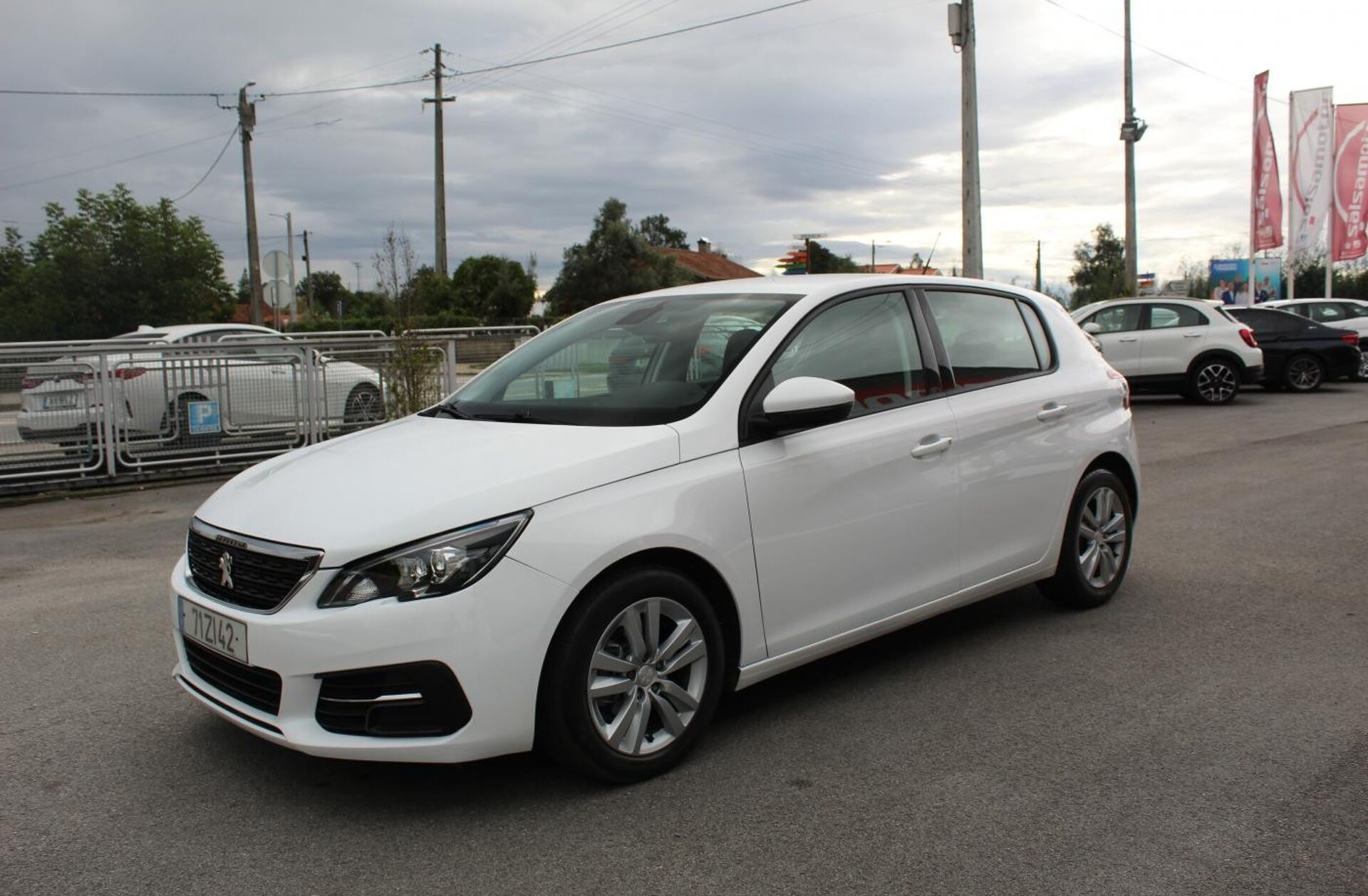 PEUGEOT 308 1.5 BlueHDi Business Line