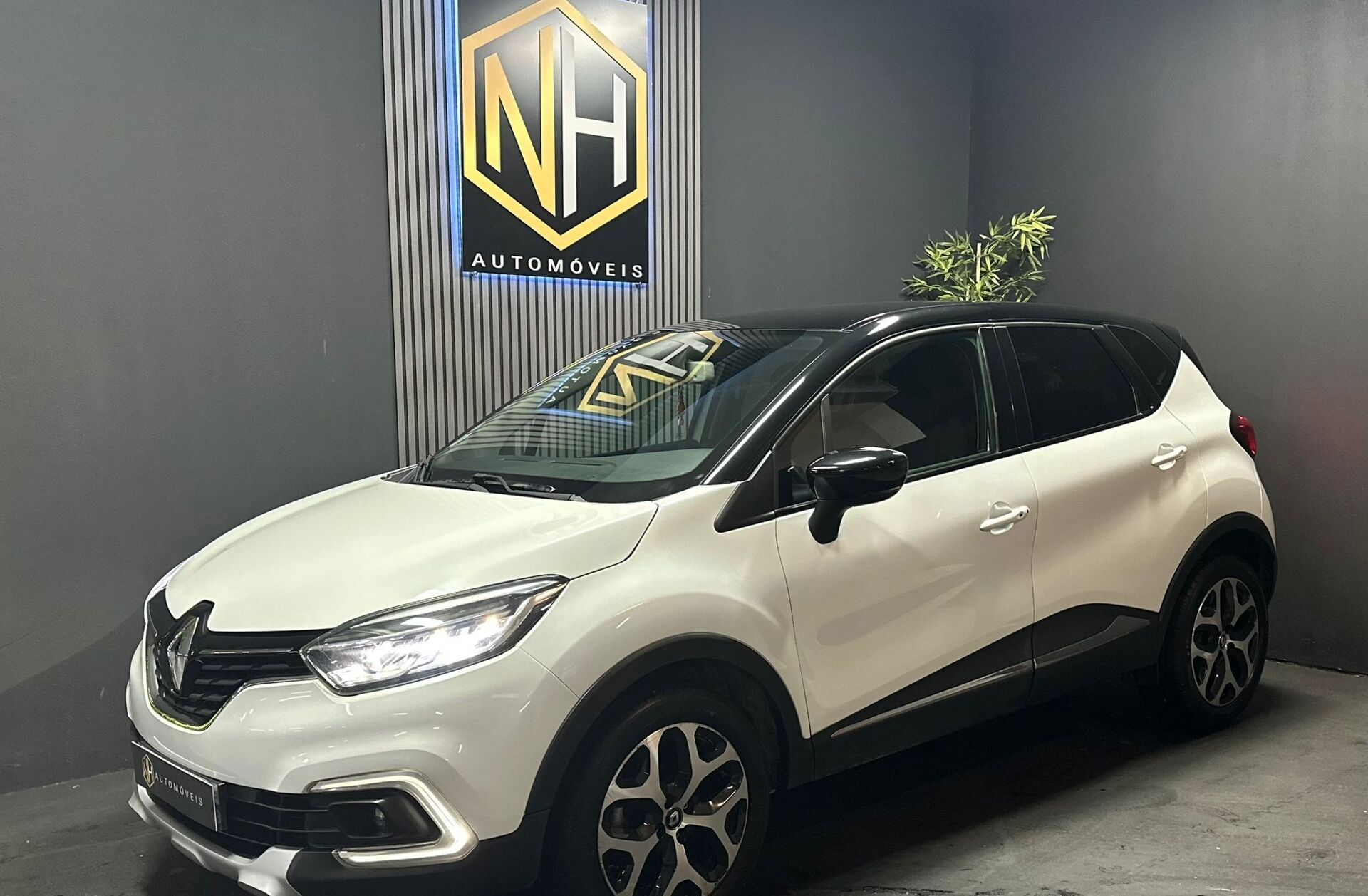 RENAULT Captur 1.2 TCe Exclusive EDC