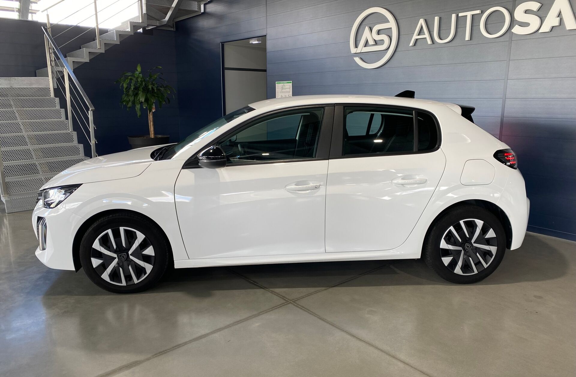 PEUGEOT 208 1.2 PureTech Active