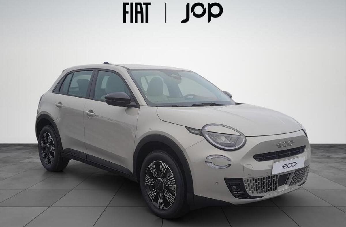 FIAT 600 1.2 Hybrid La Prima