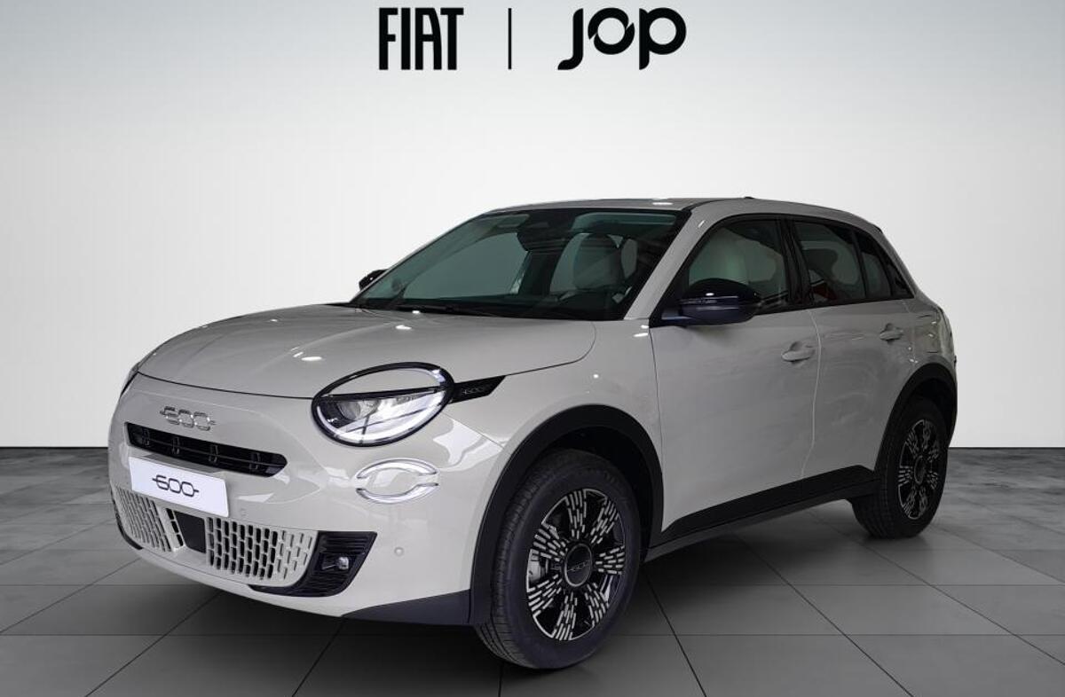 FIAT 600 1.2 Hybrid La Prima