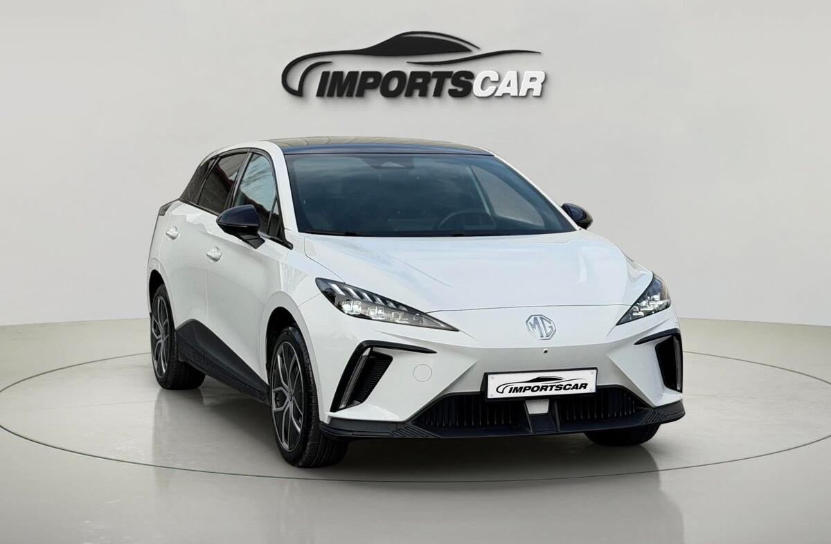 MG MG4 77 kWh Extended Range Luxury