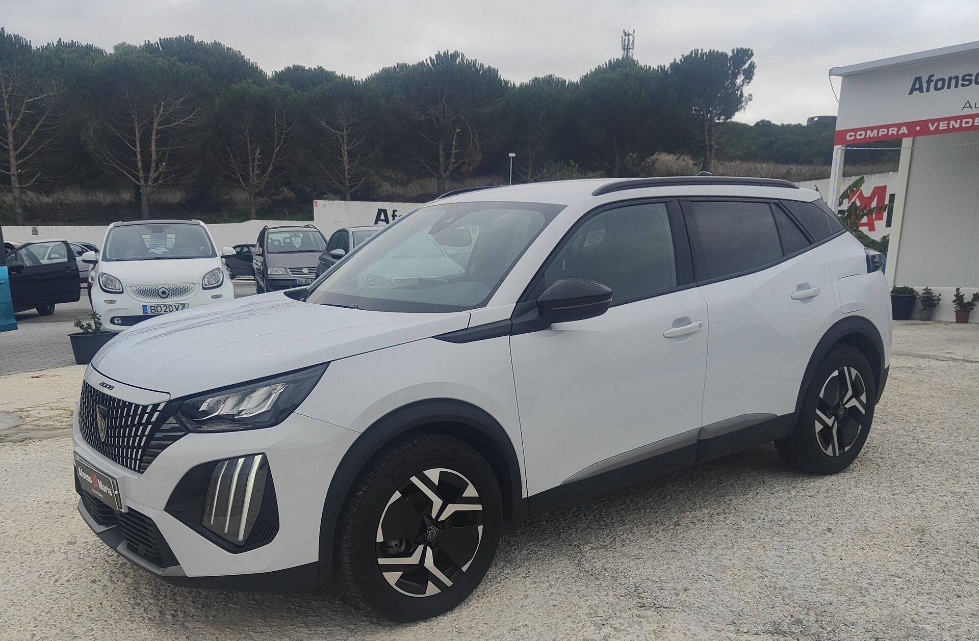 PEUGEOT 2008 1.2 PureTech Allure EAT8