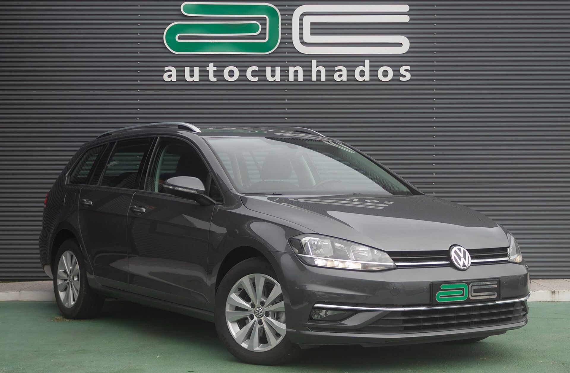 VOLKSWAGEN Golf 1.6 TDi Confortline