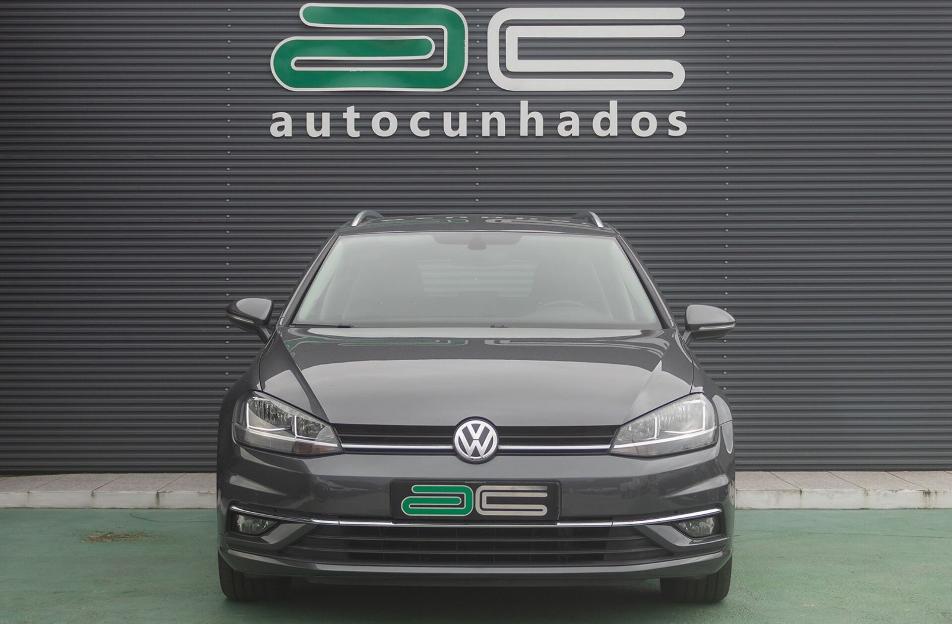 VOLKSWAGEN Golf 1.6 TDi Confortline