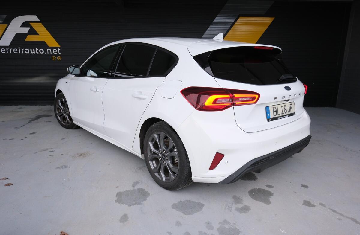 FORD Focus 1.0 EcoBoost MHEV ST-Line Aut.