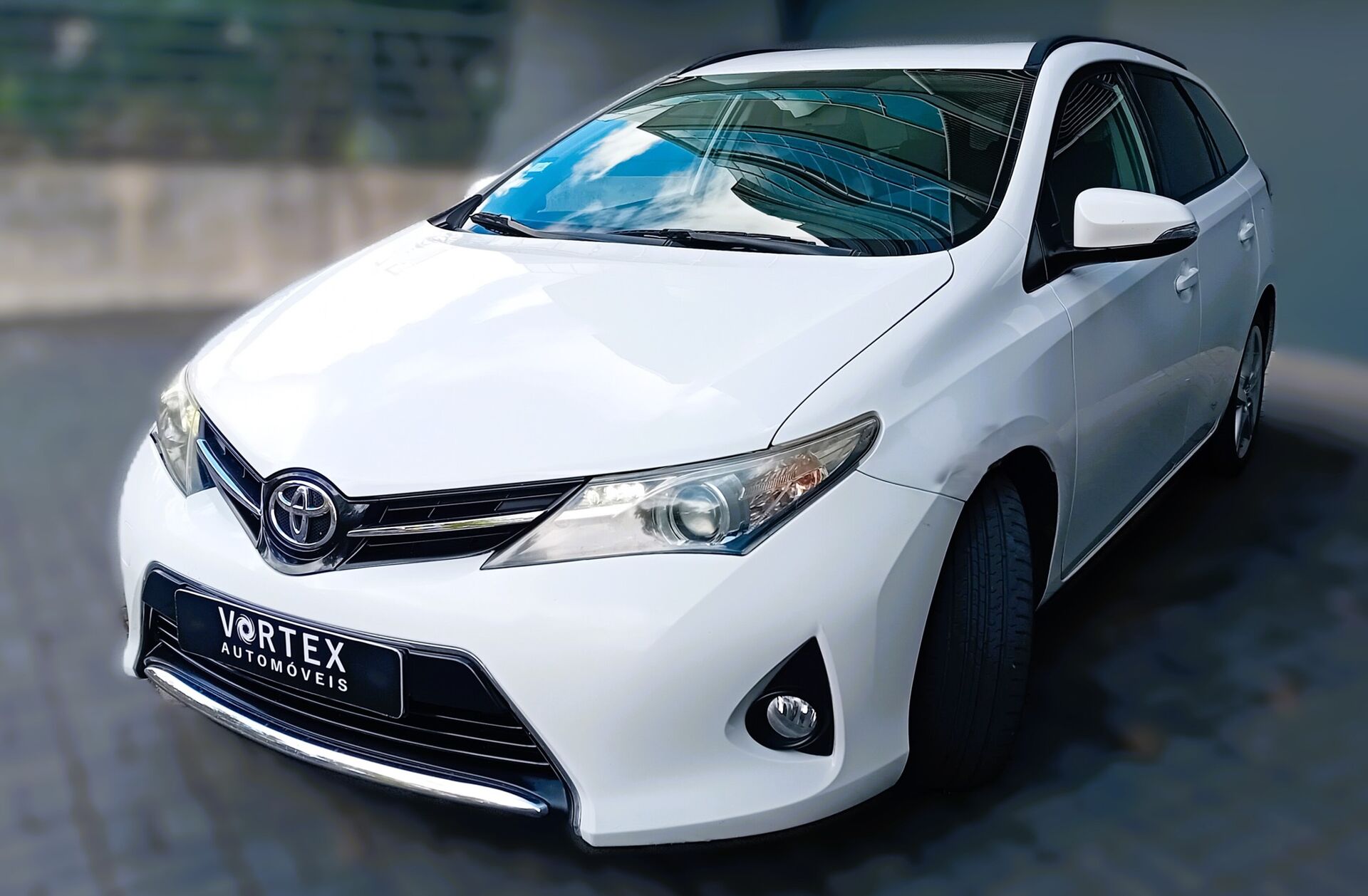 TOYOTA Auris 1.4 D-4D Com.+P.Sport+Navi