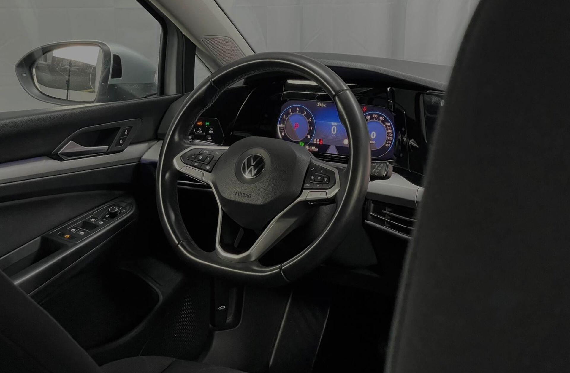 VOLKSWAGEN Golf 1.0 eTSI Life DSG