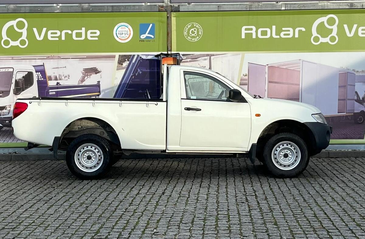 MITSUBISHI L 200 2.5 DI-D CD Instyle