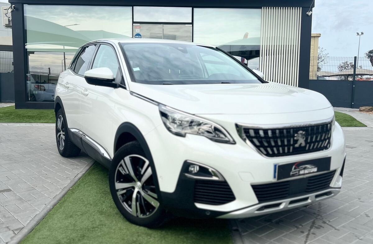 PEUGEOT 3008 1.2 PureTech Allure