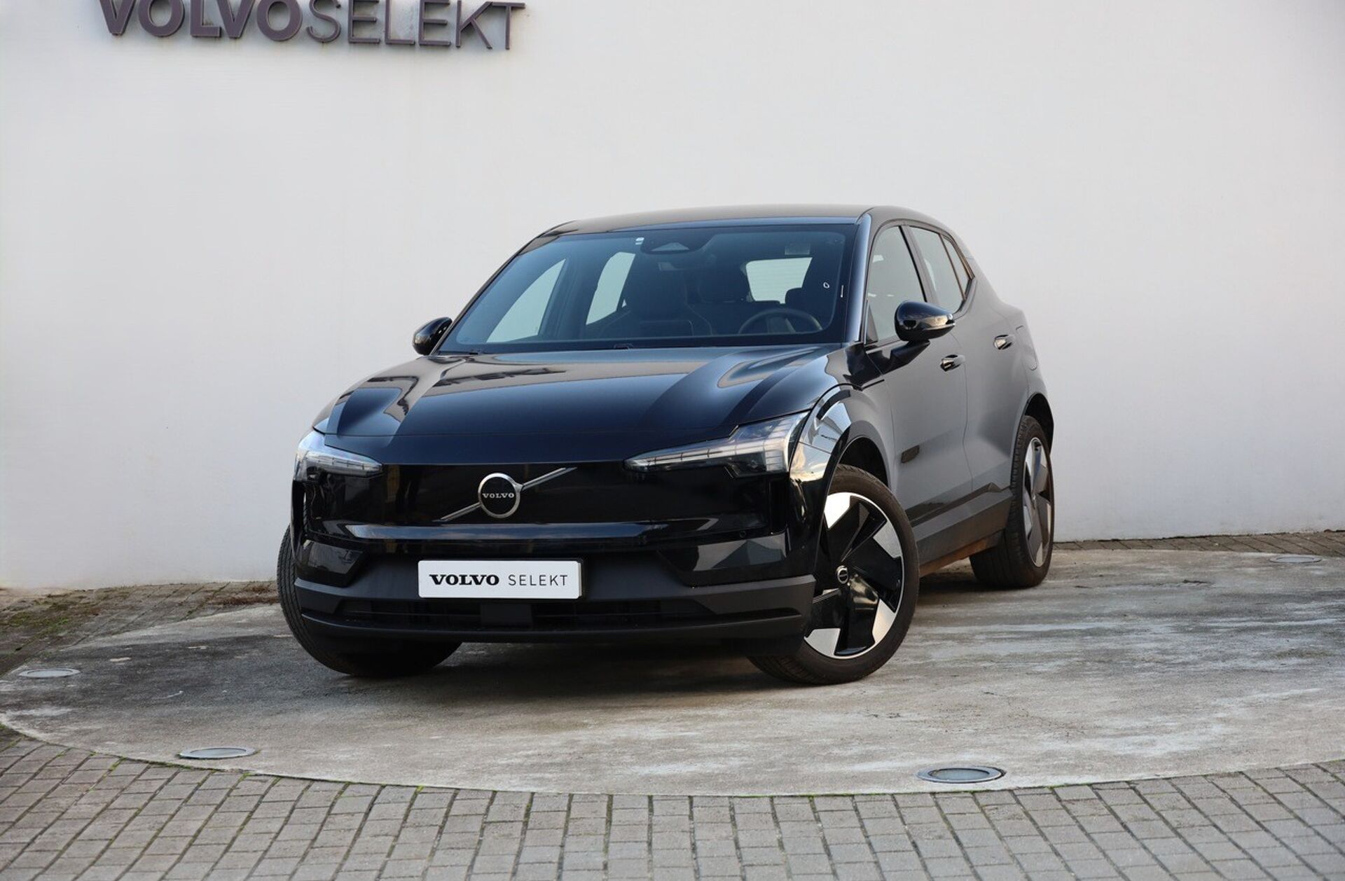 VOLVO EX30 69 kWh Single Motor Extended Range Plus