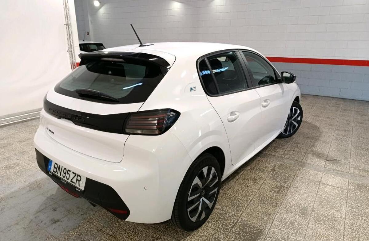 PEUGEOT 208 e- 50 kWh Active